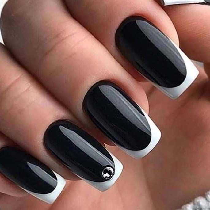 Изысканный мраморный маникюр — самоцветы на ноготках