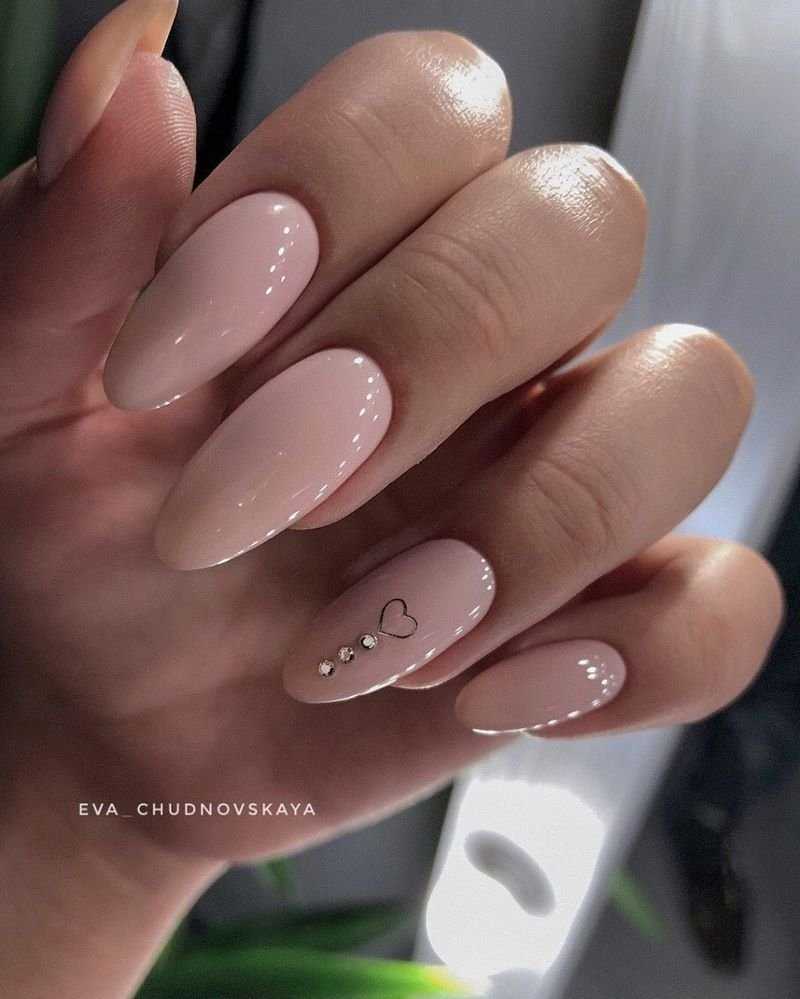 Нюдовый маникюр 2023: 100 идей дизайна ногтей в стиле нюд с фото - glamusha