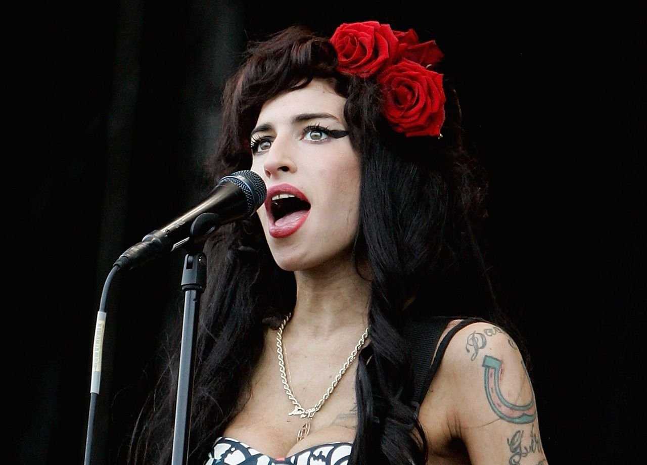 Эми уайнхаус (amy winehouse) – биография, фото, личная жизнь, наркозависимость, причина смерти, слушать песни онлайн