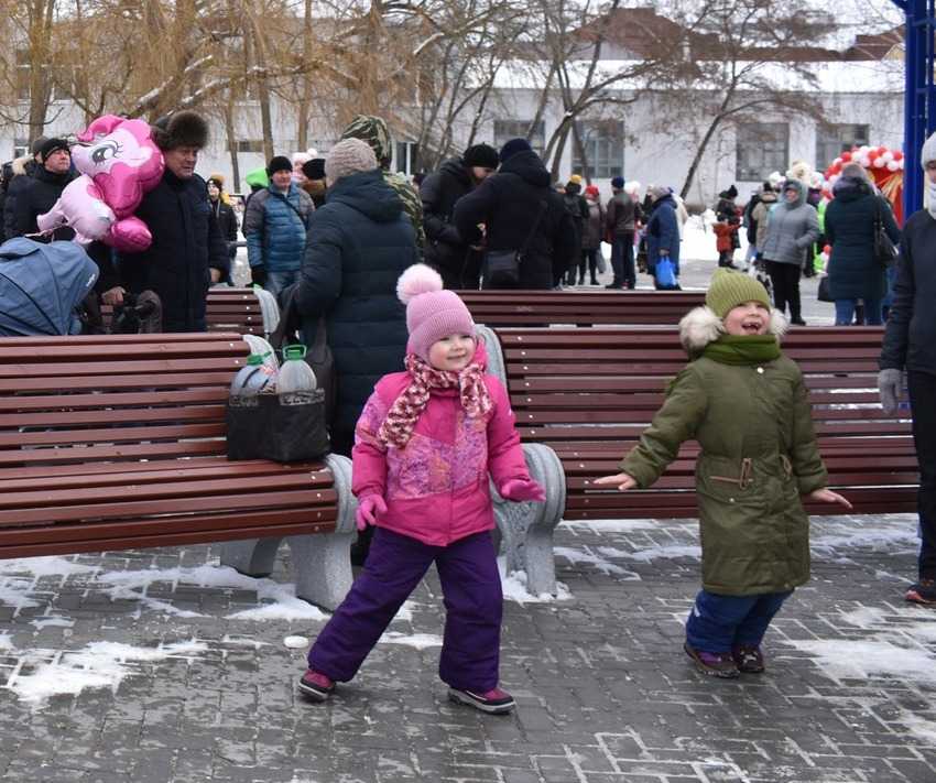 Народными гуляниями «широкая масленица» котовчане проводили зиму и встретили весну (фото)