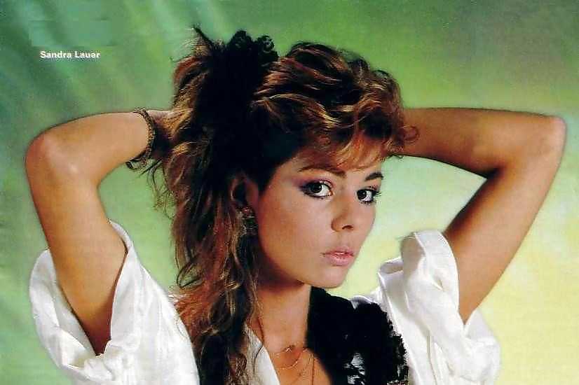 Сандра мантика (sandra mantika): биография диктора, певицы и блогера -