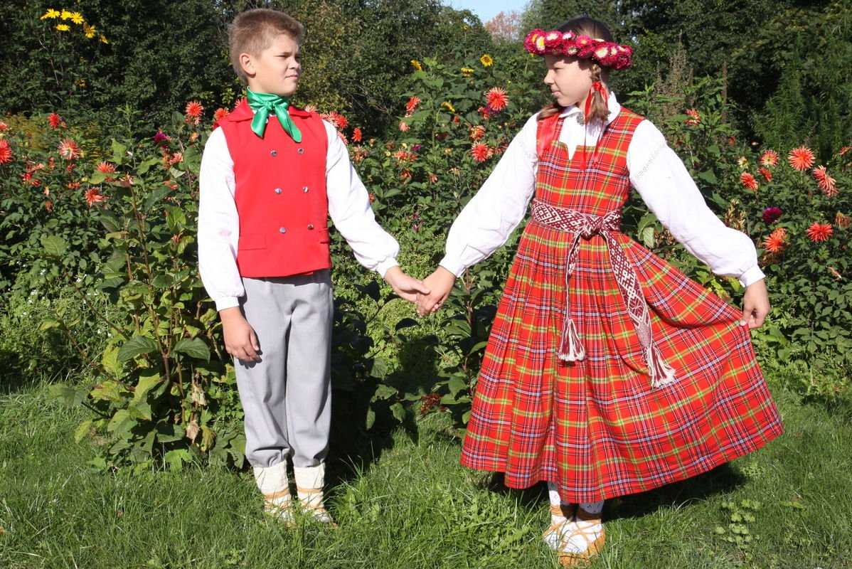 Латышский национальный костюм | описание и фото