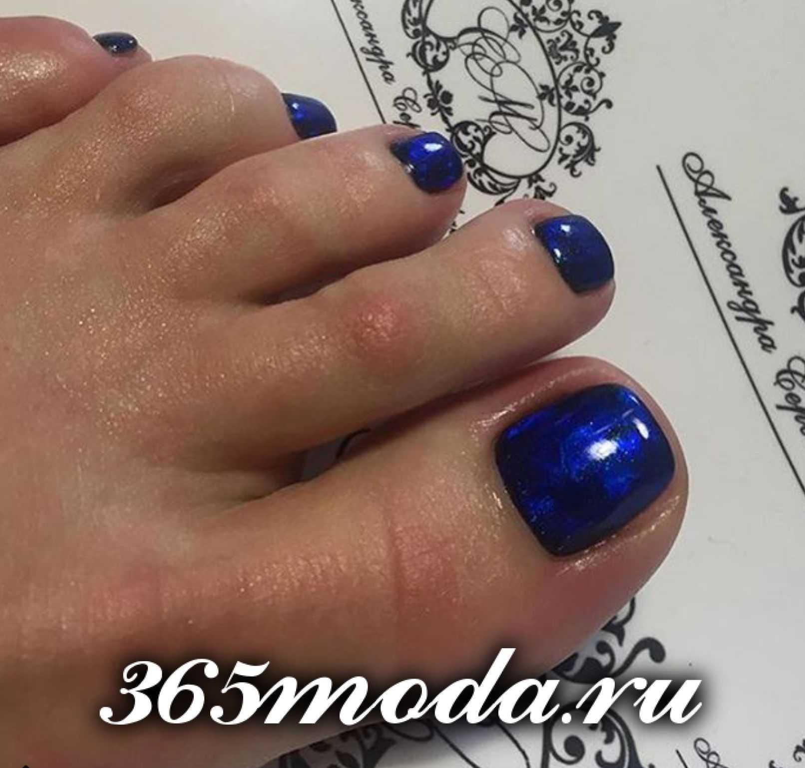Педикюр дизайн 2023: модные тренды, новинки, идеи