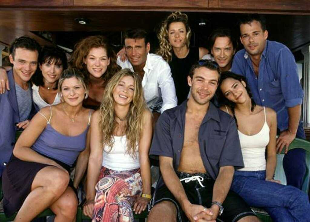 23 года спустя: как сейчас выглядят главные актёры сериала "элен и ребята"