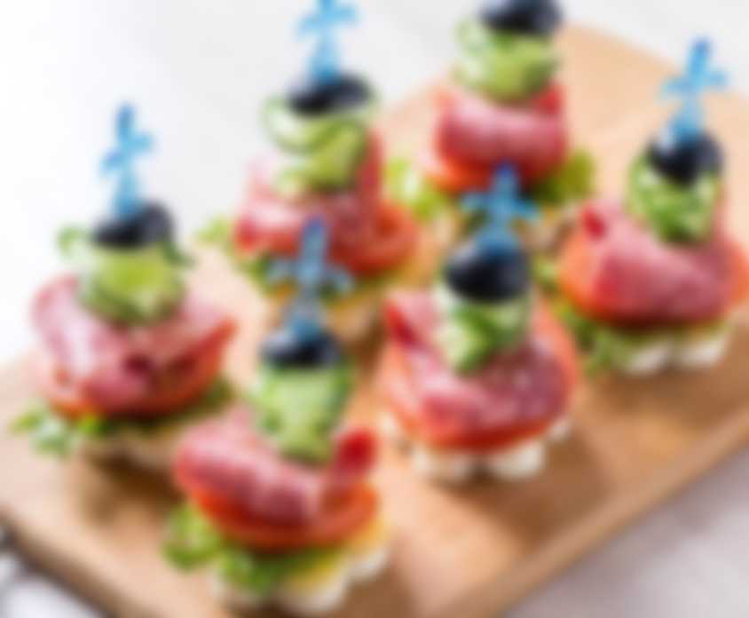 Канапе на новый год 2024: простые и вкусные рецепты с фото