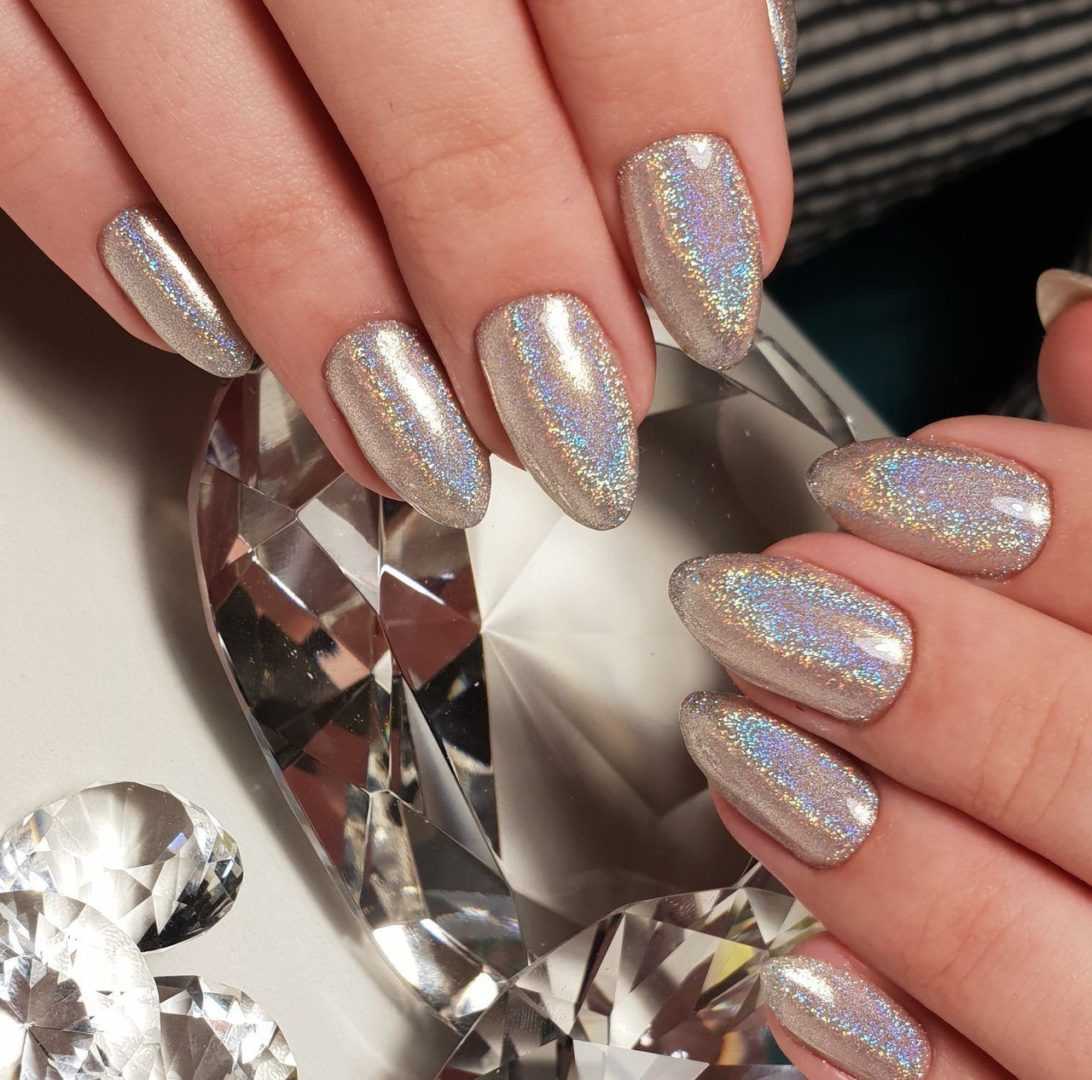 Розовый маникюр с блестками - красивые идеи с подборкой фото