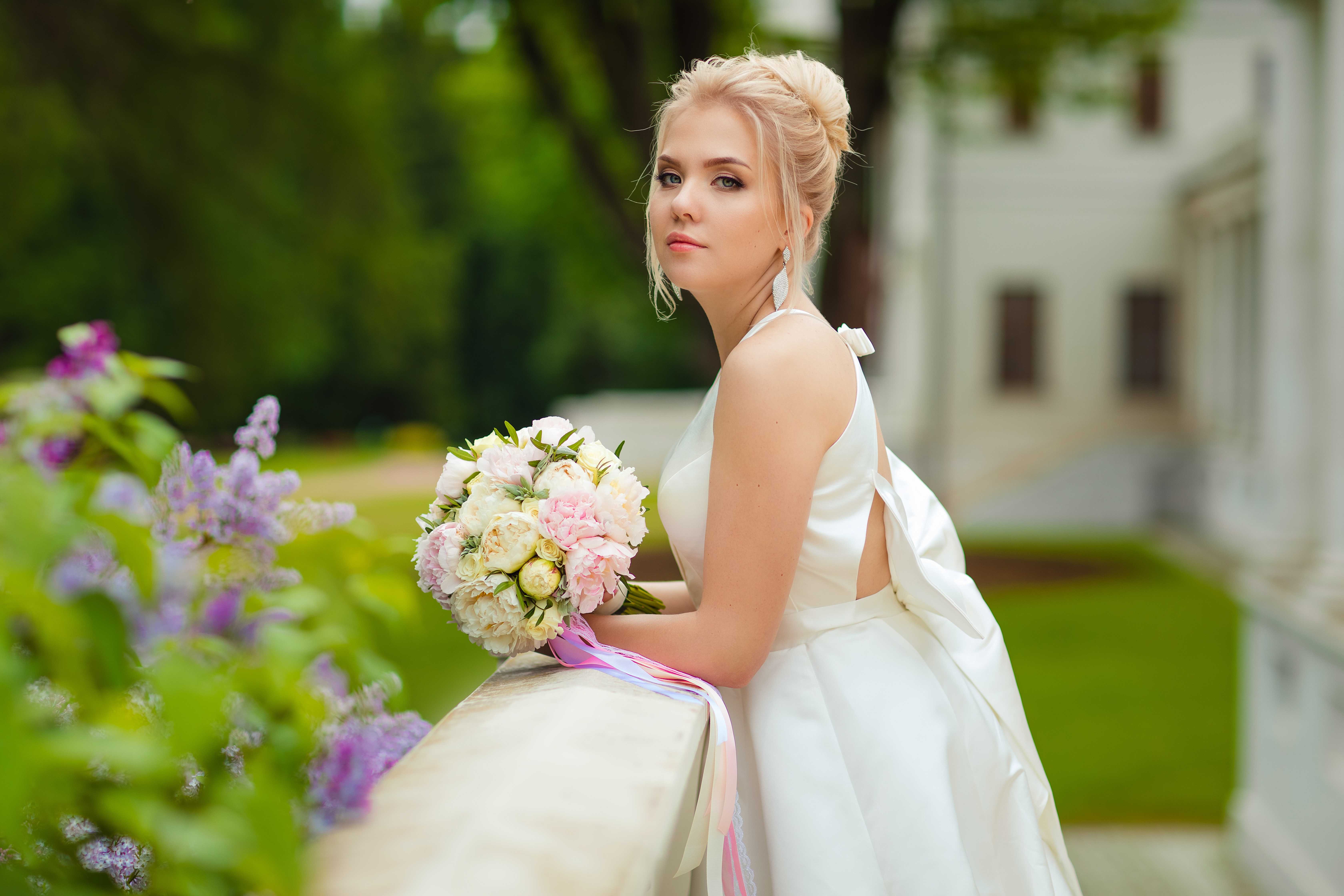 Фото на аву для девушек со спины (брюнетки и блондинки)