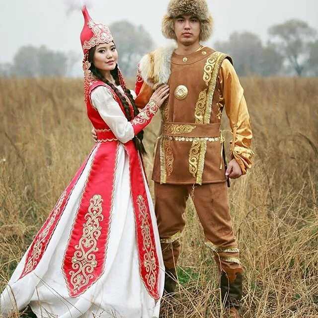 Национальные костюмы. Казахский нац костюм. Казахский нац костюм женский. Казахский народный костюм.