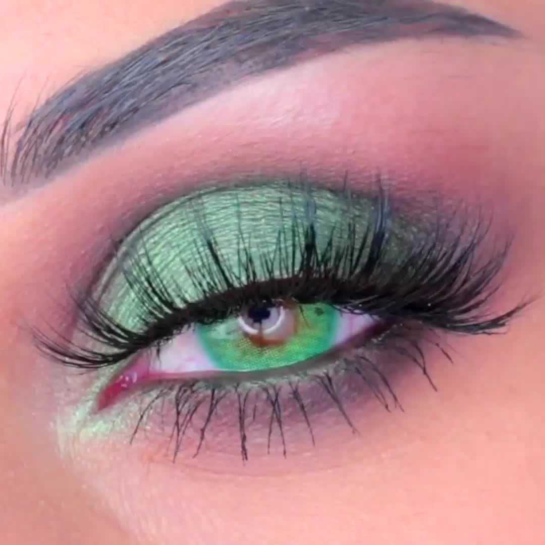 Вечерний макияж под зеленое платье: фото стильных идей